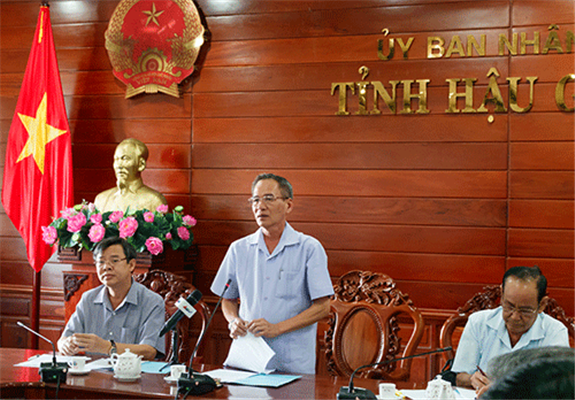 Ảnh. Ông Lữ Văn Hùng - Chủ tịch UBND tỉnh Hậu Giang  phát biểu chỉ đạo