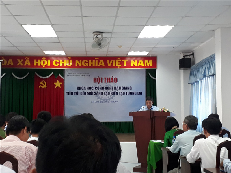 Ông Đồng Văn Thanh - Phó chủ tịch thường trực UBND tỉnh Hậu Giang phát biểu tại hội thảo