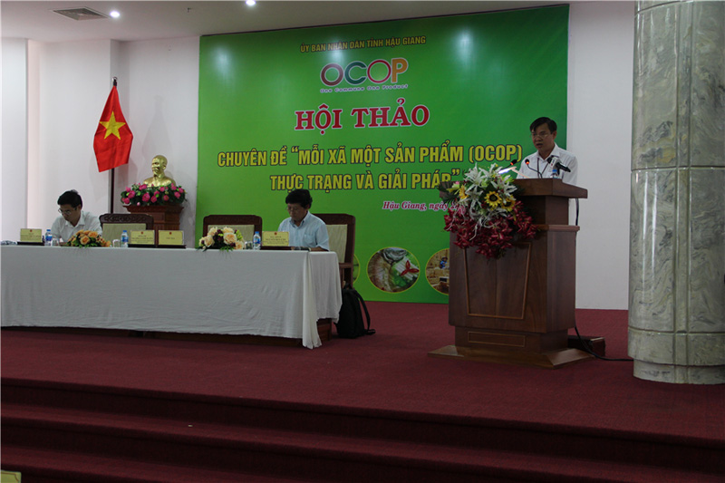 Ông Trương Cảnh Tuyên - PCT UBND tỉnh Hâu Giang phát biểu khai mạc hội thảo