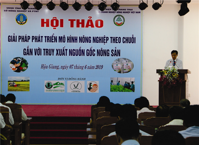 Ông Ngô Minh Long - PGĐ, Sở Nông Nghiệp và PTNT phát biểu chào mừng đại biểu tham dự hội thảo