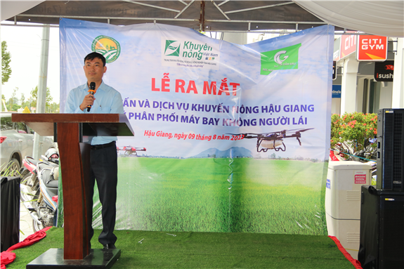 Ông Võ Xuân Tân, Giám đốc Trung tâm Khuyến nông và Dịch vụ nông nghiệp Hậu Giang phát biểu tại buổi lễ ra mắt Điểm tư vấn Dịch vụ khuyến nông