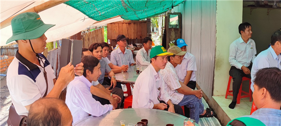 Đoàn tham quan của huyện Tân Thạnh, tỉnh Long An