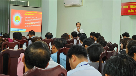 Đồng chí Lê Văn Hóa đã triển khai các nội dung của chuyên đề học tập Bác  năm 2024-2025